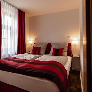 Deluxe Zimmer mit Kingsize-Bett